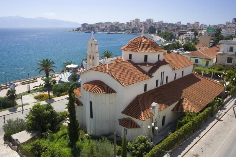 Spezialwortschatz für Städtereisen Kirche in Saranda, Albanien. Foto: Pixabay, CC0