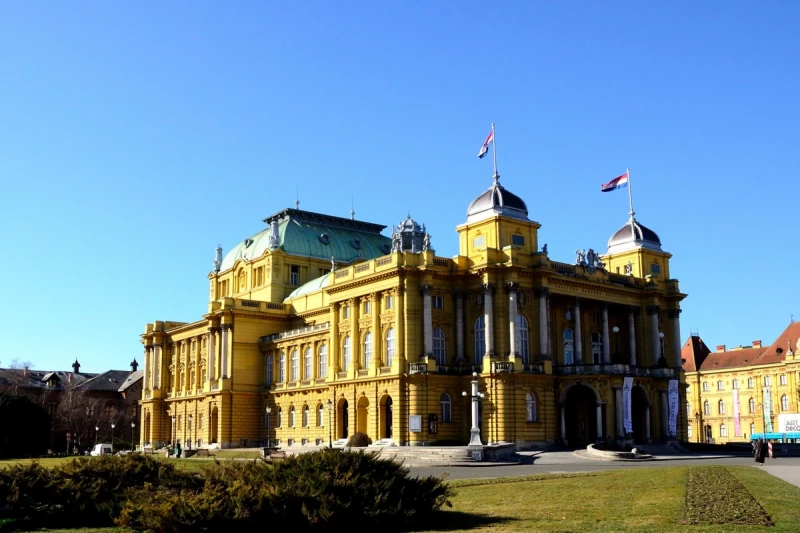 Spezialwortschatz für Städtereisen Croatian National Theatre, Zagreb, Kroatien. Foto: Pixabay #689414, CC0