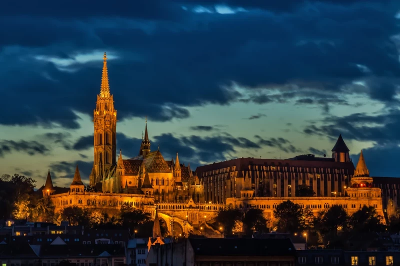 Spezialwortschatz für Städtereisen Matthias Church, Fisherman's Bastion, Budapest, Ungarn. Foto: Pixabay #495752, CC0