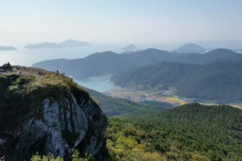 Spezialwortschatz für Natur und Geographie Landschaft bei Tongyeong, Korea. Foto: Pixabay, CC0