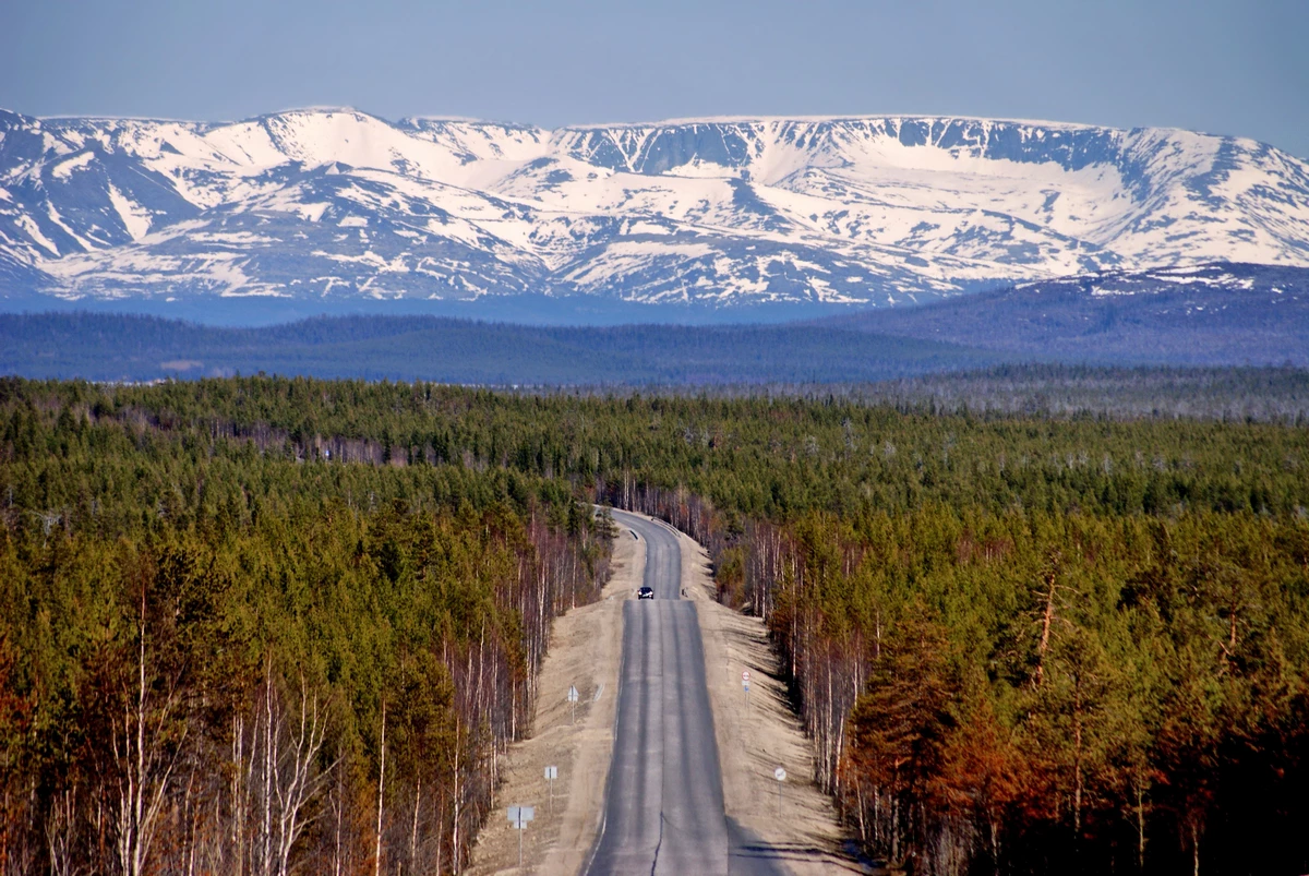 Landschaft entlang der Fernstraße R21 Kola in der Nähe der Stadt Apatity in der Oblast Murmansk in Russland. Foto: Pixabay, CC0